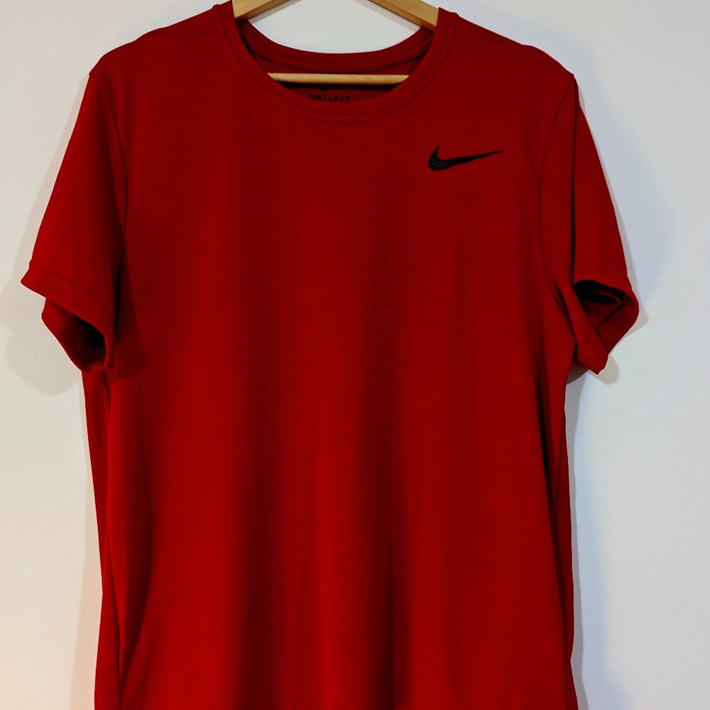 Mens Nike Red Dry Fit T-Shirt S: Large